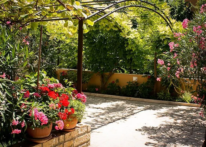 Dolores Ρόβινι